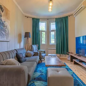 https://5-seconds-away-from-the-main-street-free-parking.sofiahotelsbg.com