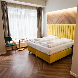 rezervați aici